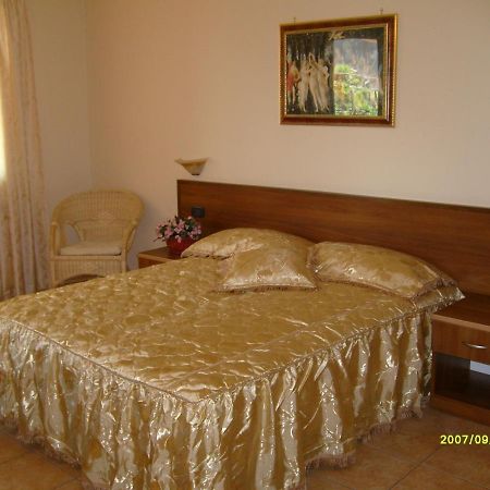 Hotel Ristorante Degli Amici Mongiana Luaran gambar