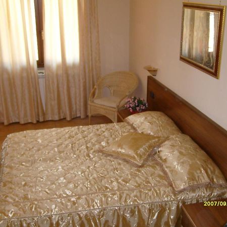Hotel Ristorante Degli Amici Mongiana Luaran gambar