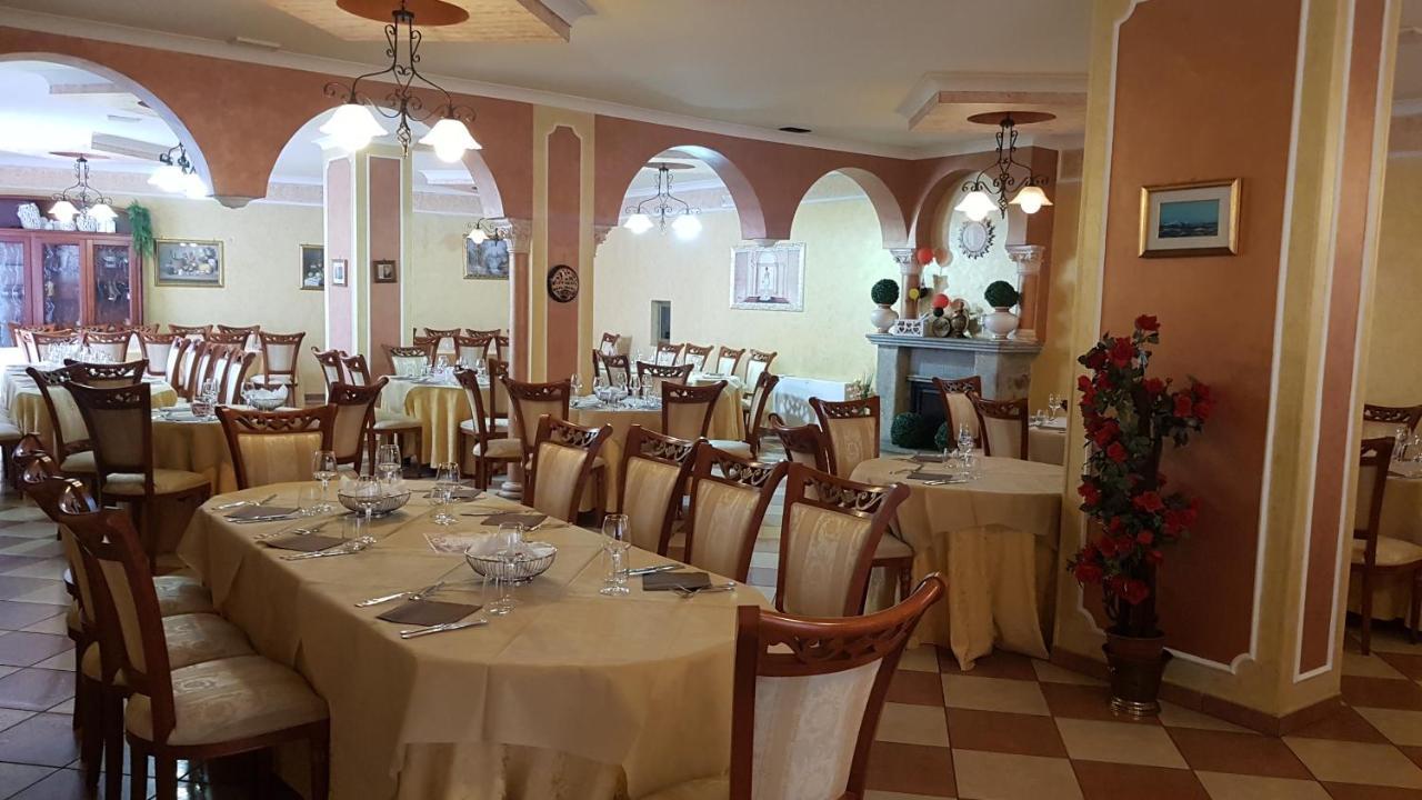 Hotel Ristorante Degli Amici Mongiana Luaran gambar