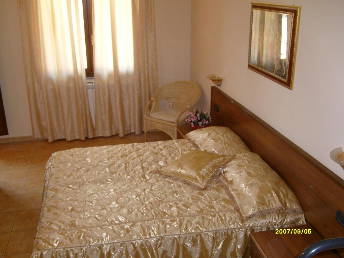Hotel Ristorante Degli Amici Mongiana Luaran gambar